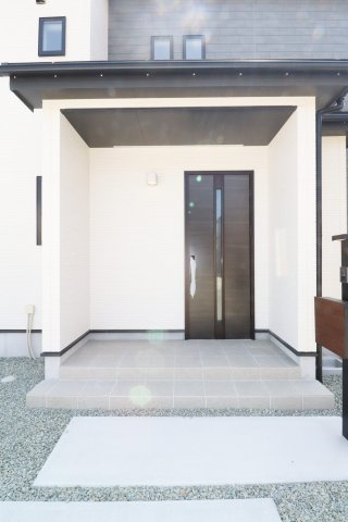 郡山市富田町字大徳南　　　2号棟　　　小山田小学校、郡山第６中学区の玄関