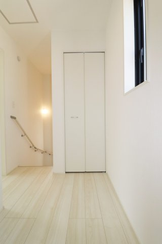 郡山市富田町字大徳南　　　2号棟　　　小山田小学校、郡山第６中学区の洋室