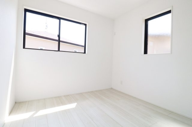 郡山市富田町字大徳南　　　2号棟　　　小山田小学校、郡山第６中学区の洋室