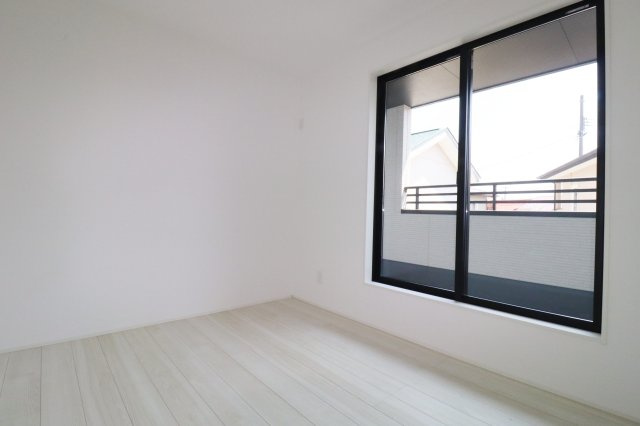 郡山市富田町字大徳南　　　2号棟　　　小山田小学校、郡山第６中学区の洋室