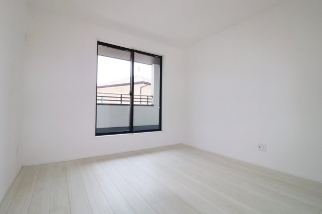 郡山市富田町字大徳南　　　2号棟　　　小山田小学校、郡山第６中学区の洋室