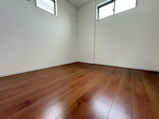 【価格改定】長岡京市奥海印寺門ノ町の洋室|納戸約4.5帖
片付けに便利な納戸スペースです。