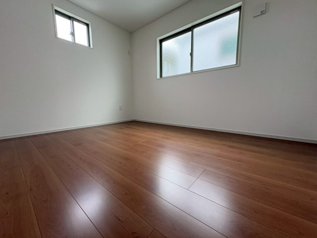 【価格改定】長岡京市奥海印寺門ノ町の洋室|納戸約6帖
子供部屋として最適な6帖の洋室です。