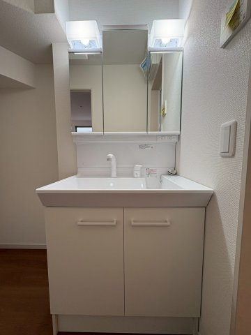 【価格改定】長岡京市奥海印寺門ノ町の独立洗面台|三面鏡付き洗面化粧台