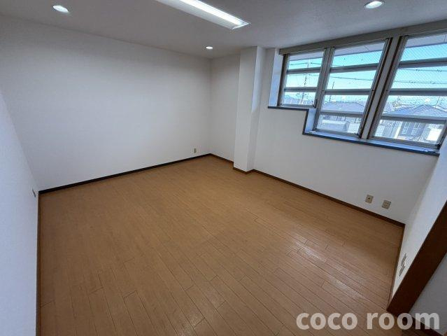 エムズビルの居間・リビング