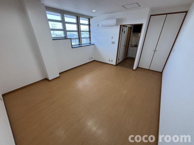 エムズビルの居間・リビング