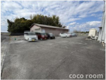 エムズビルの駐車場