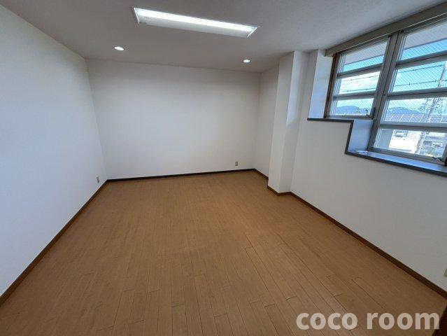 エムズビルの居間・リビング