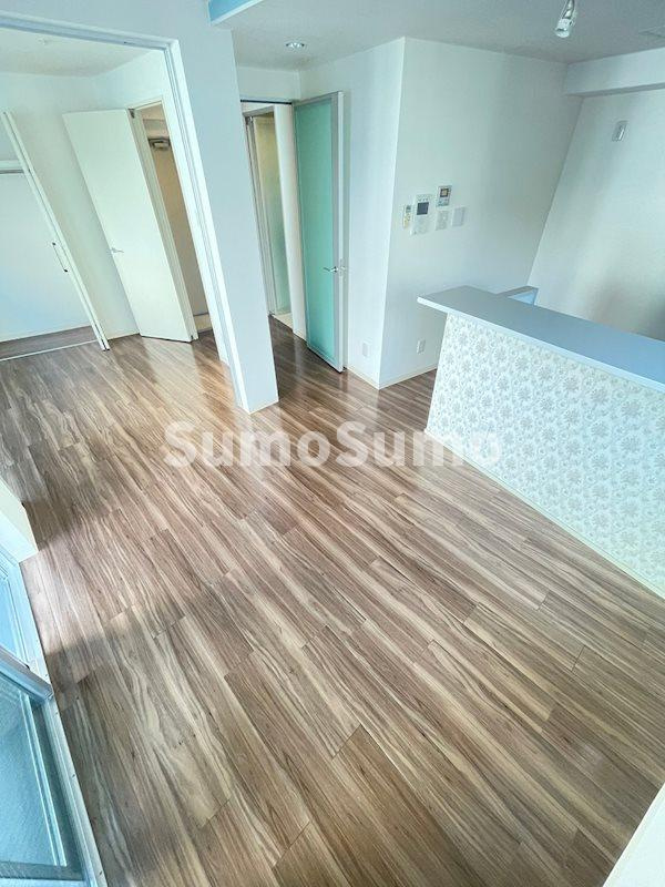 Poco A Poco 三宮 High Towerの居間・リビング