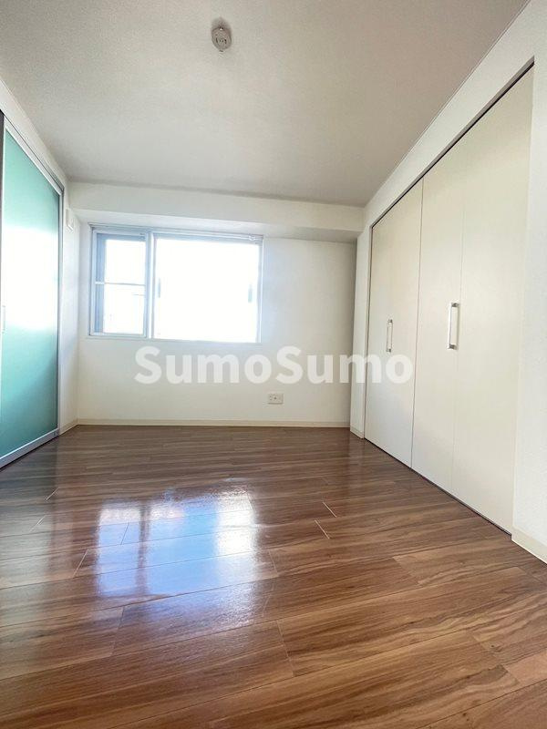 Poco A Poco 三宮 High Towerの居間・リビング