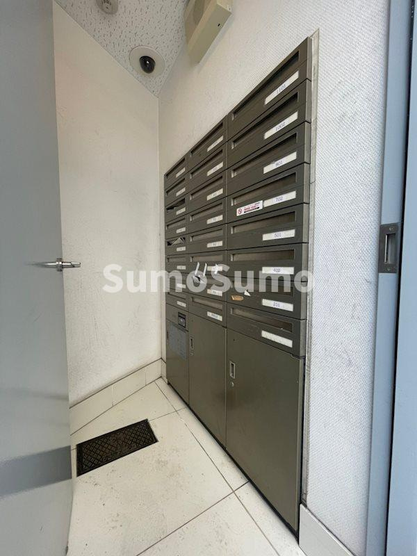 Poco A Poco 三宮 High Towerの外観