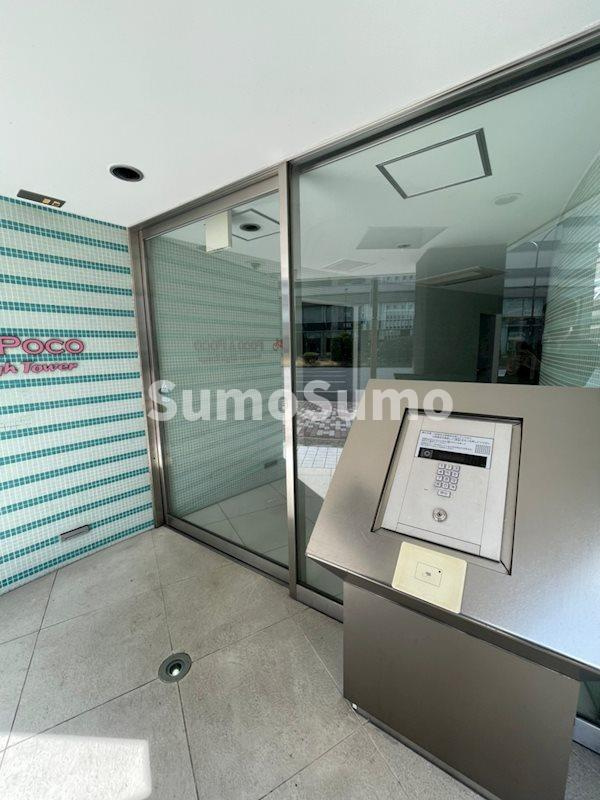 Poco A Poco 三宮 High Towerのエントランス