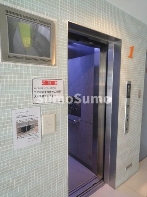 Poco A Poco 三宮 High Towerの外観