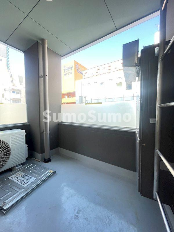 Poco A Poco 三宮 High Towerのバルコニー