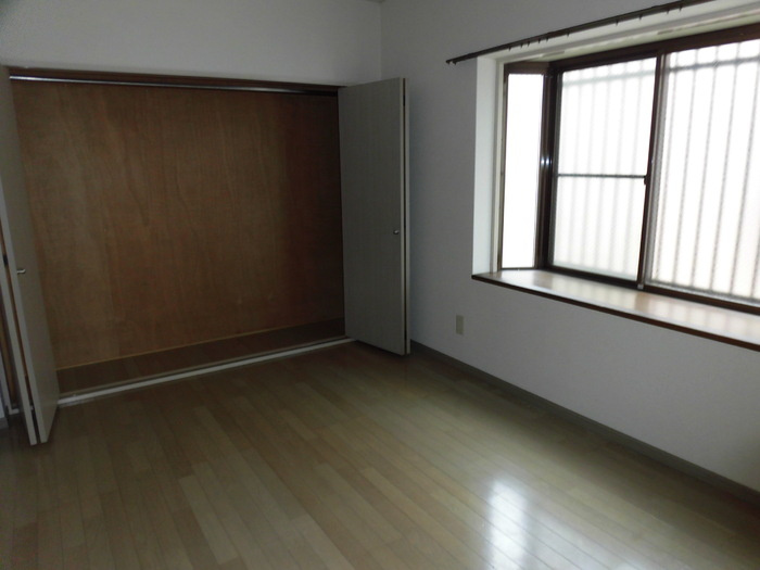 ラーバンハイツの洋室|405 北側洋室 クローゼット