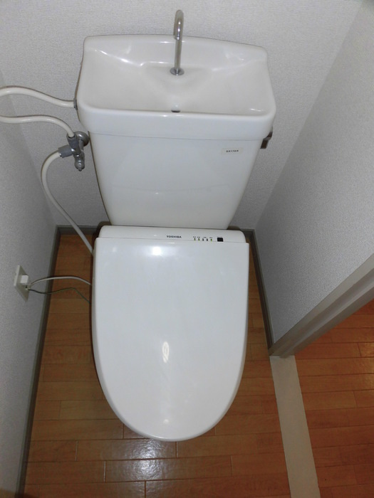 ラーバンハイツのトイレ|405 温水洗浄暖房便座