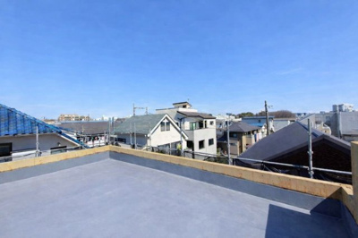 【バルコニー】 | 新築戸建て/碑文谷3丁目 | 北側、東側は高い建物がなく、開放感があります。