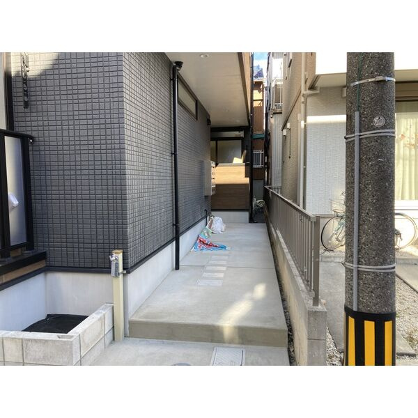 CASA NANA oEの玄関