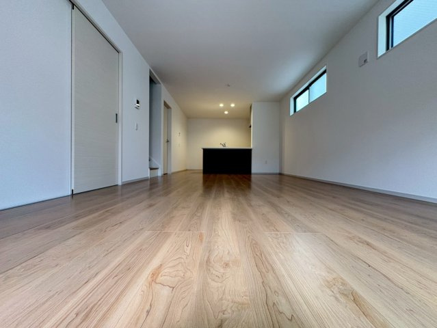 長岡京市奥海印寺門ノ町の外観|緑豊かで自然を感じられる住宅地。
遠方には山並みを望むことができます。