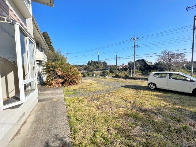サンフロアーイスミの駐車場