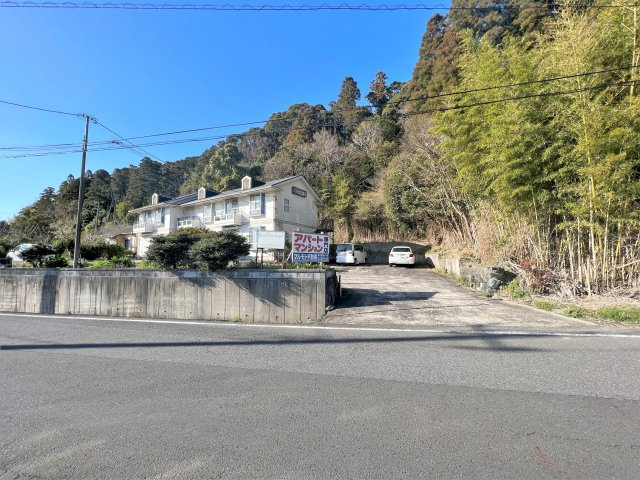 サンフロアーイスミの周辺