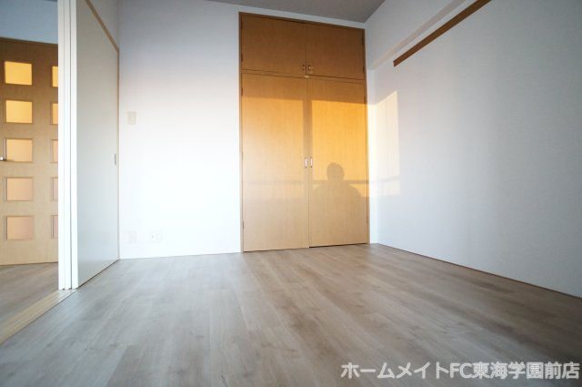 フラワーマンション城西の洋室