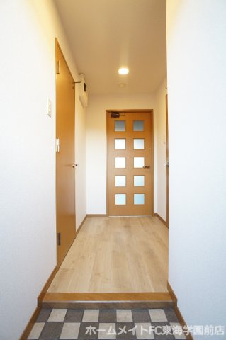 フラワーマンション城西の玄関