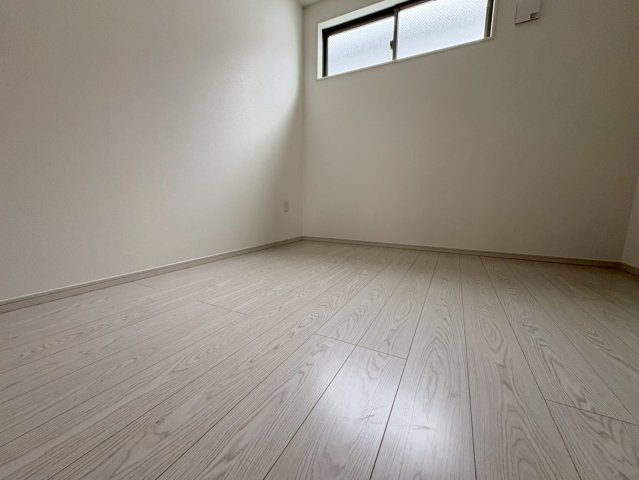 長岡京市奥海印寺門ノ町の洋室|納戸約4.5帖
収納部屋としてもお使いいただけます。