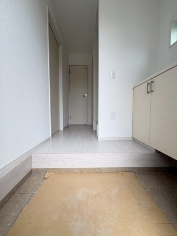 長岡京市奥海印寺門ノ町の玄関|収納充実の玄関フロアです。