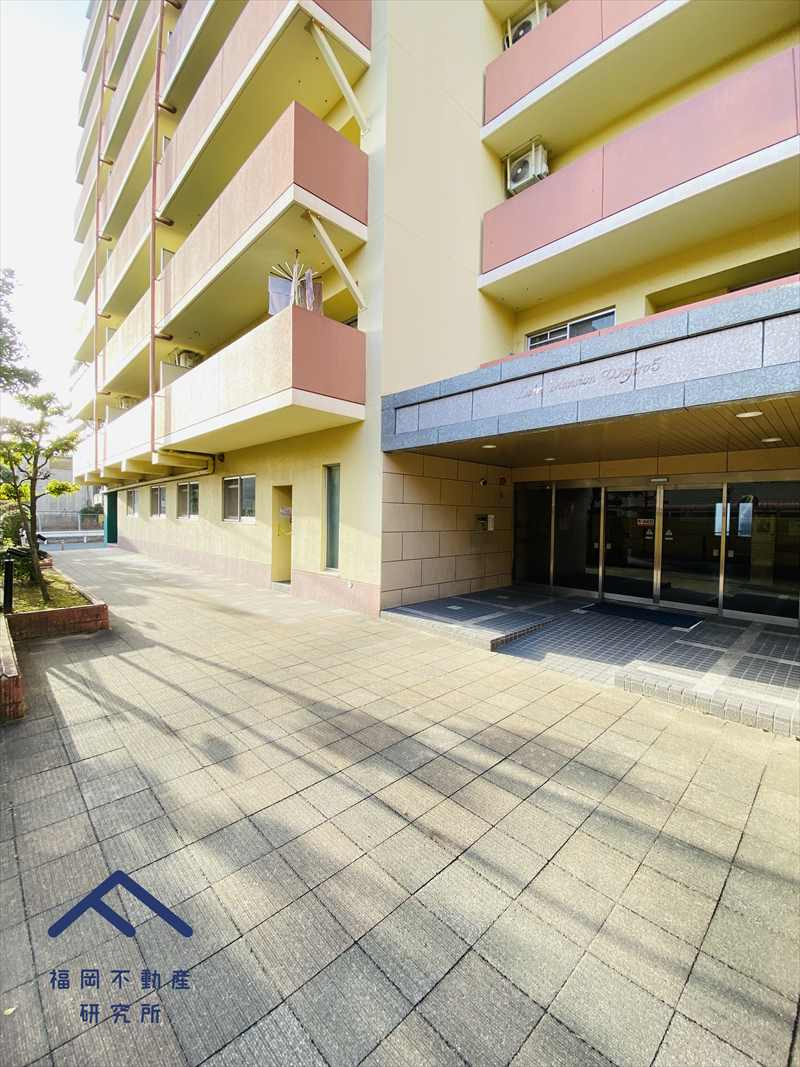 ロワールマンション和白5の駐車場