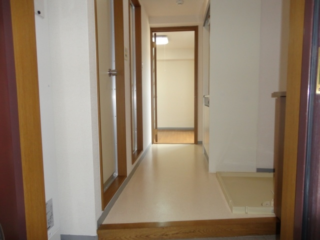松下ハイツ瑞穂通の玄関