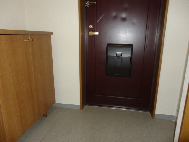 松下ハイツ瑞穂通の玄関