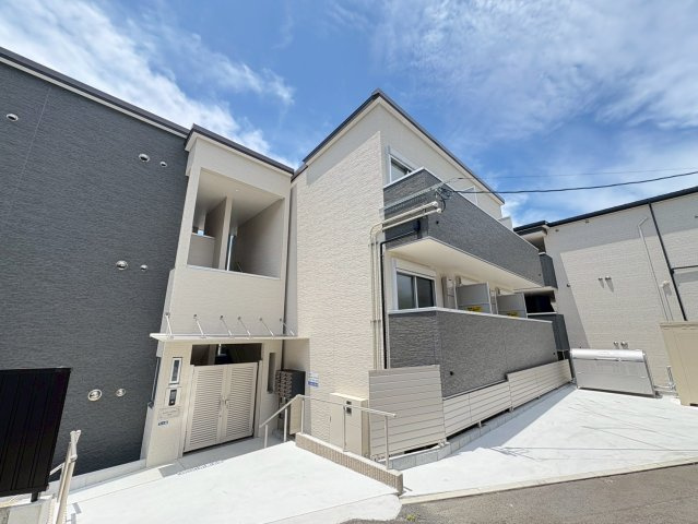 Gradito富雄駅前　２番館の外観