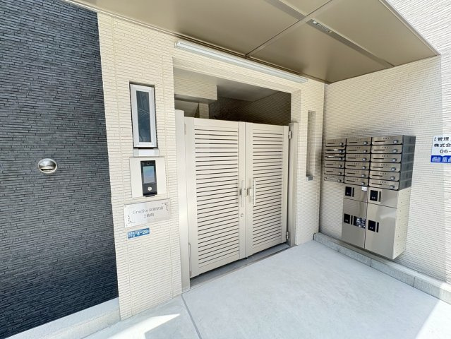 Gradito富雄駅前　２番館のエントランス