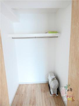 Ｌｅ　ｃｕｂｅ富田町の収納|ウォークインクローゼット