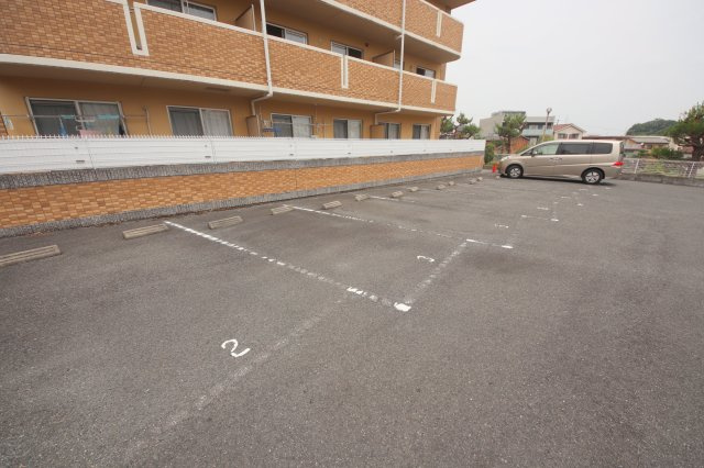 ベルデ帝塚山の駐車場