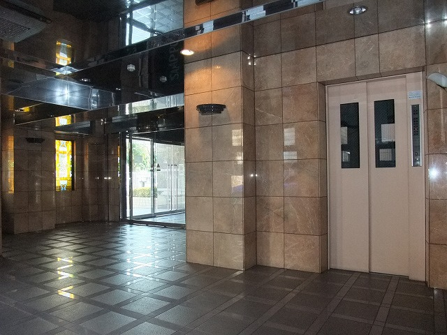 南与野サニーコートのエントランス