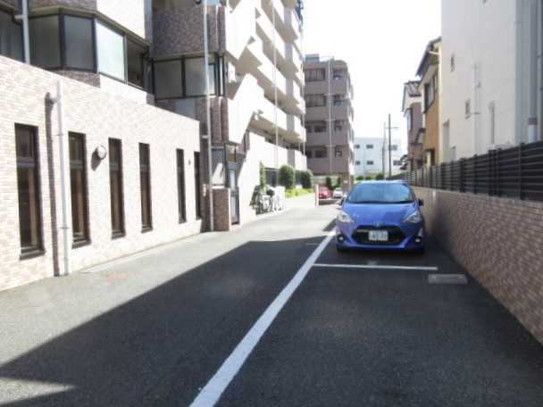 南与野サニーコートの駐車場