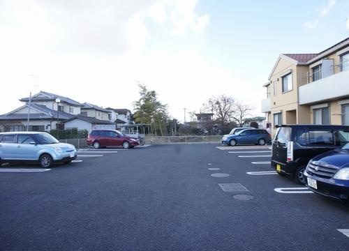 グランドール Ｂ棟の駐車場