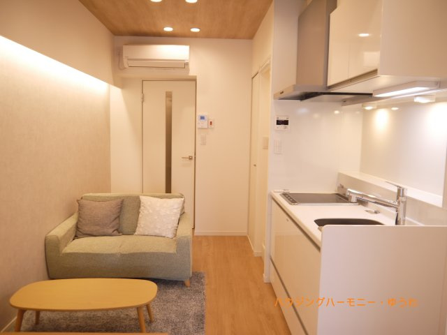 【洋室】 | ライオンズステーションプラザ大塚第2 | 暖かいひだまりを全身で感じ取れる室内。光あふれる空間で子育てをする喜び。