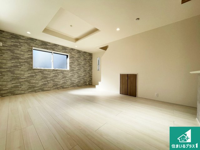 枚方市甲斐田町　新築一戸建ての前面道路含む現地写真|周辺は落ち着いた街並みの住宅地！子育てがしやすい住環境です！まだ未完成ですが、現地でしかわからない事もございます。是非一度ご覧ください。