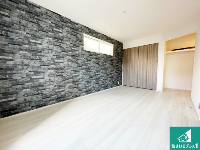 枚方市甲斐田町　新築一戸建ての外観|周辺は落ち着いた街並みの住宅地！子育てがしやすい住環境です！まだ未完成ですが、現地でしかわからない事もございます。是非一度ご覧ください。