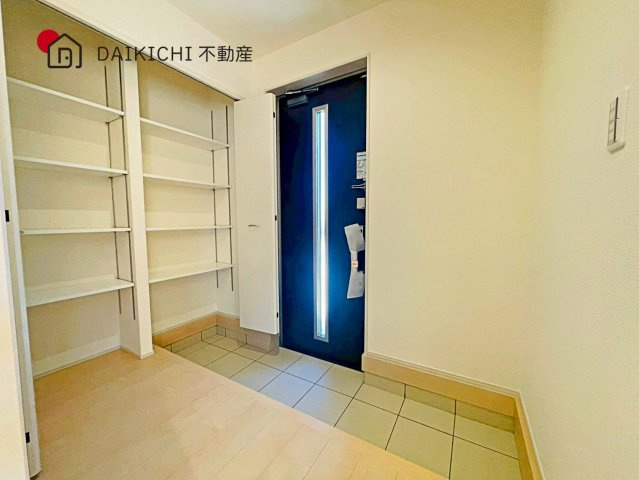 【玄関】 | 川島町上伊草　Livele Garden.S　新築戸建　全3棟　3号棟