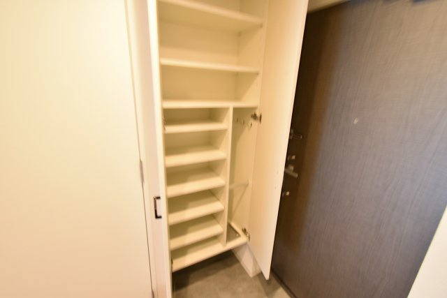 セレニテ甲子園プリエの収納