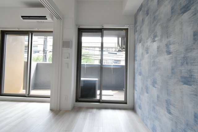 セレニテ甲子園プリエの洋室