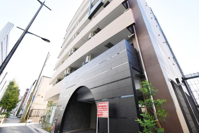 セレニテ甲子園プリエの外観