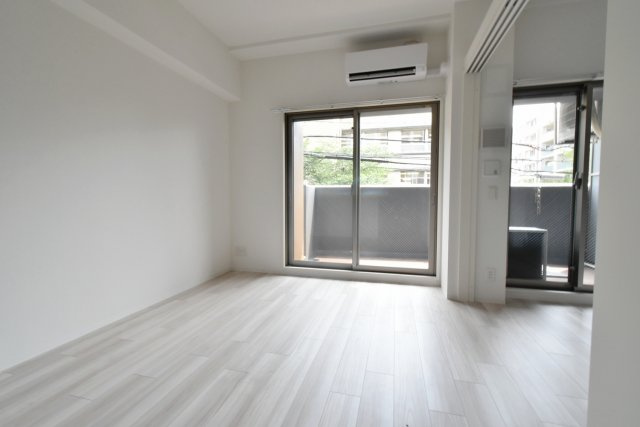 セレニテ甲子園プリエの居間・リビング