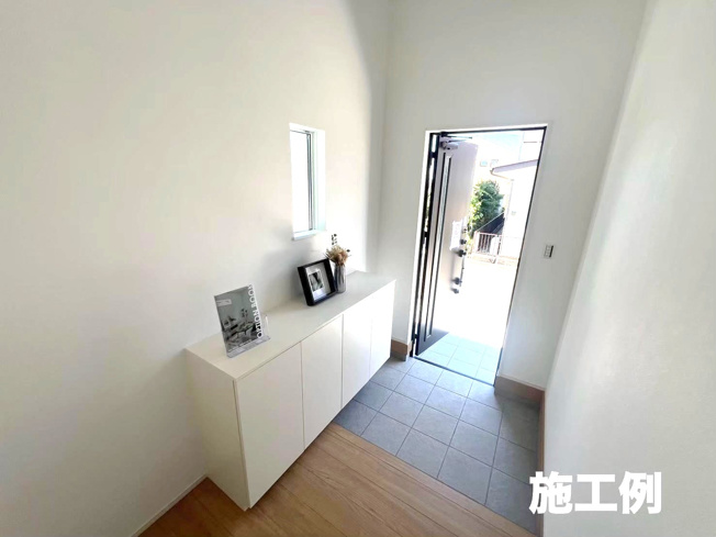 【玄関】 | 秦野市渋沢　新築戸建て残1棟　小田急線「渋沢駅」まで歩11分 