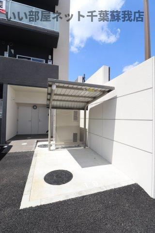 スアヴィス千葉の駐車場|バイク置場