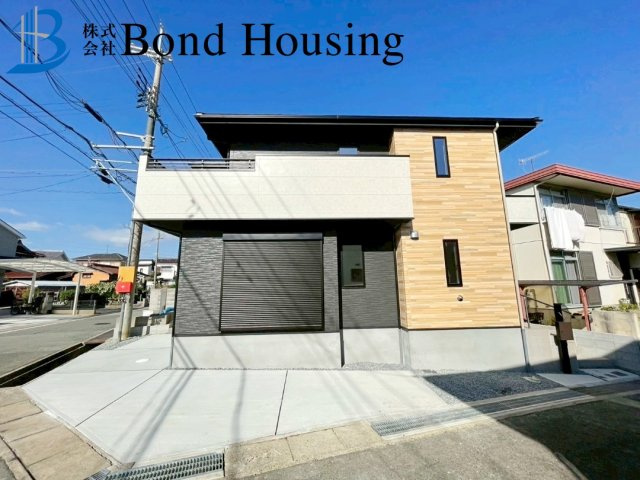 南西角地で陽当り・通風良好　お車2台駐車可能　高津橋